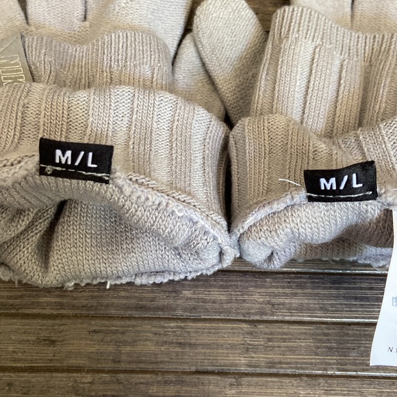 NIKE Knit Gloves Cold Weather Unisex Size M/L - Picture 4 of 6